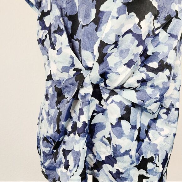 ✨ Banana Republic front twist knot peplum blouse✨ - Picture 6 of 7